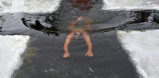 Правда ли, что вода на Крещение становится святой? Крещение