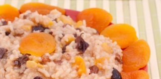 Рис с курагой и изюмом