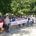 Преподаватели вместе с учениками протестовали против наркотиков