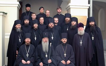 Священники и служители