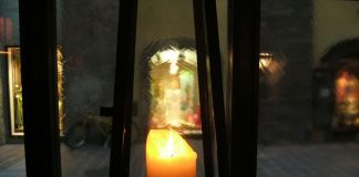 Свеча в окне