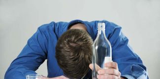 Алкоголь – отличный растворитель Алкоголь – отличный растворитель
