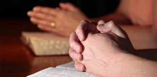Я с детства гордилась, что знаю Бога Я с детства гордилась, что знаю Бога