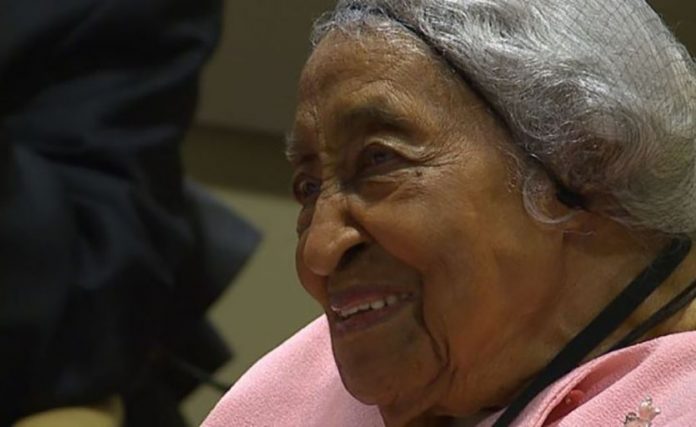 105-летняя американка: Своим долголетием я обязана Христу 105-летняя американка: Своим долголетием я обязана Христу