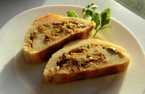Картофельный рулет с грибами