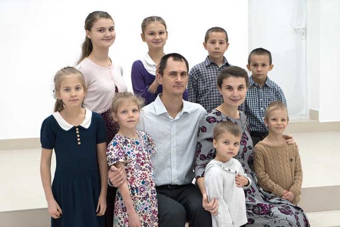 Один день из жизни большой семьи