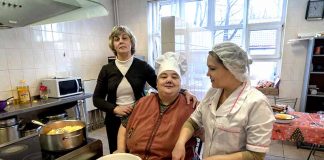 Раздели с голодным хлеб твой Раздели с голодным хлеб твой