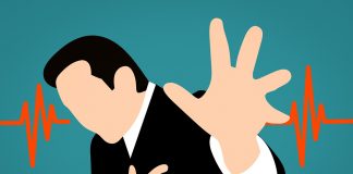 Щелчок в сердце во время молитвы