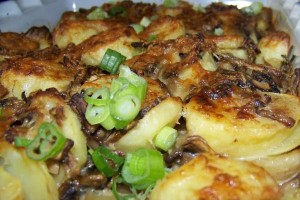 Картофель с грибным соусом